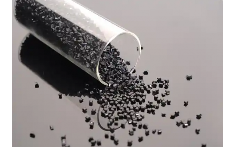 What are the common plastic materials